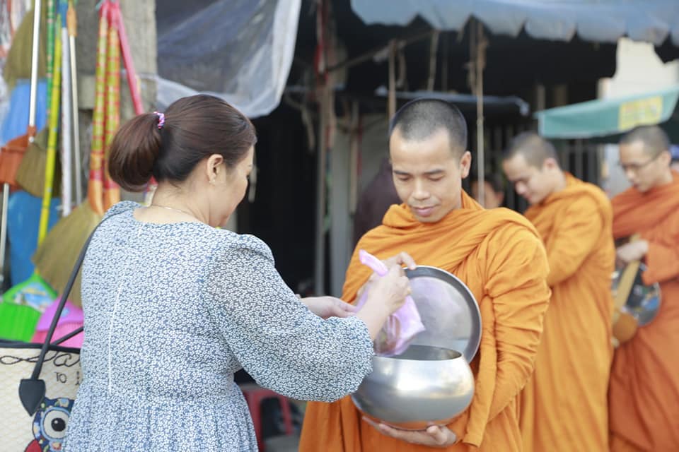 Đạo Phật tiếp cận với đời sống 