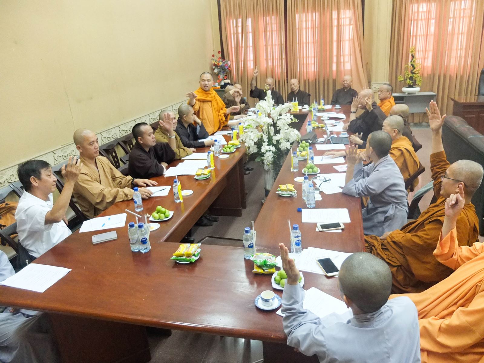Buổi họp Ban thường trực Hội đồng Quản trị Viện Nghiên cứu Phật học Việt Nam 